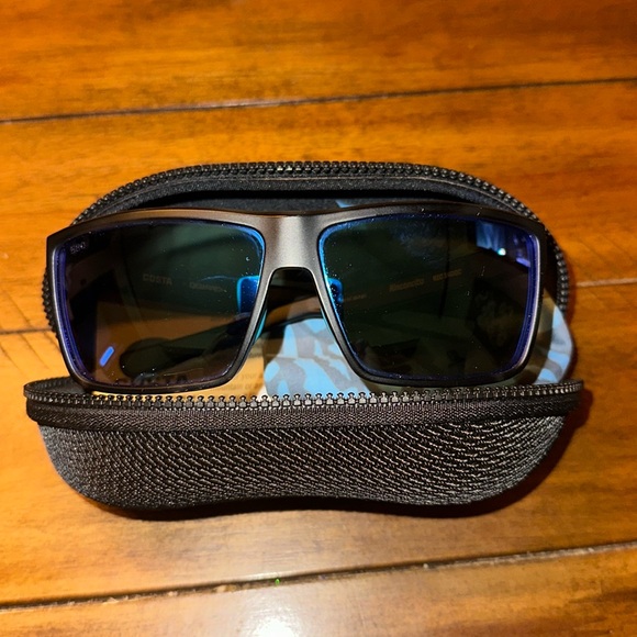 Costa Other - Costa Rinconcito Sunglasses polarized lens Excellent Condition